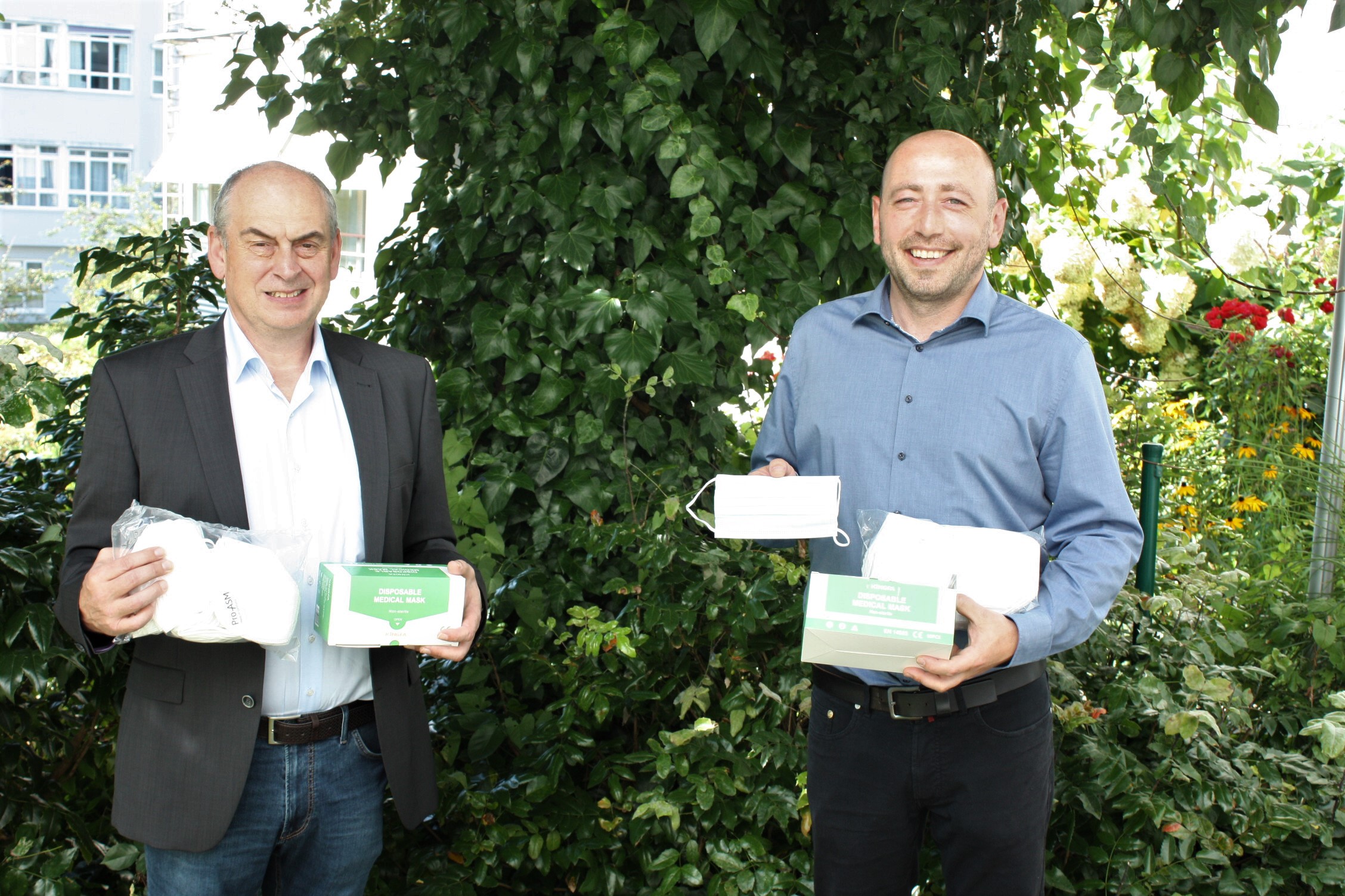 2021 09 07 Nürnberger Maskenproduzent spendet 50.000 Schutzmasken an das Team der Kinderklinik